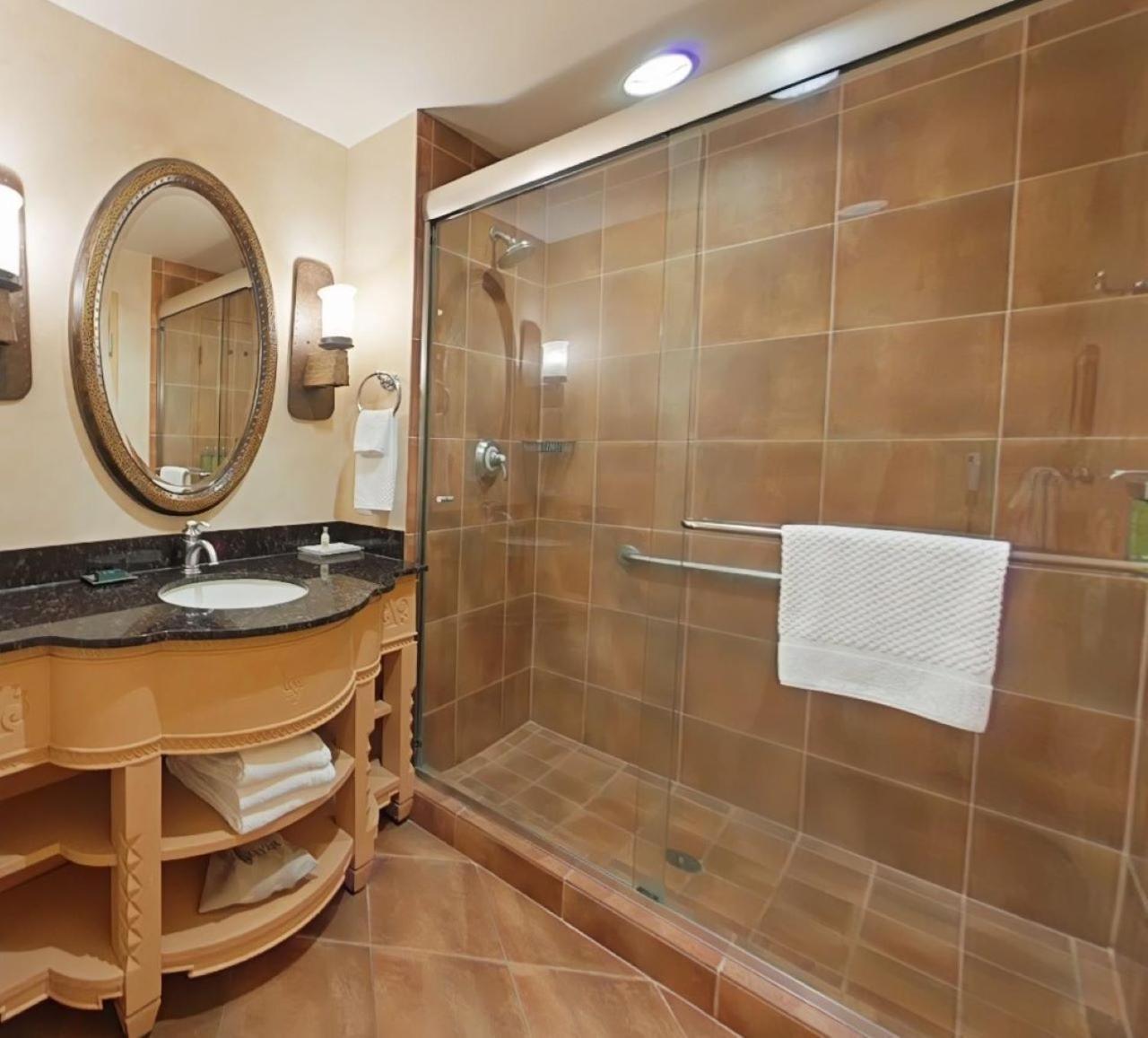 Quarto com Cama King-size